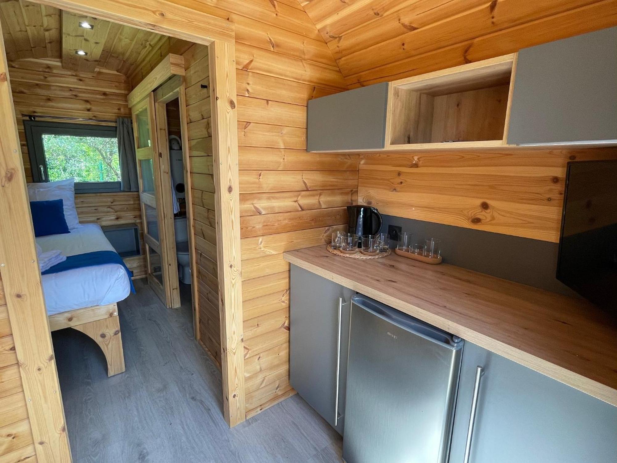 Camping Les Pres Du Roi Sommières エクステリア 写真